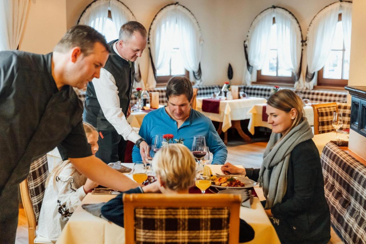 Hotel Mittagskogel Pitztal Санкт-Леонгард-ім-Пітцталь Екстер'єр фото