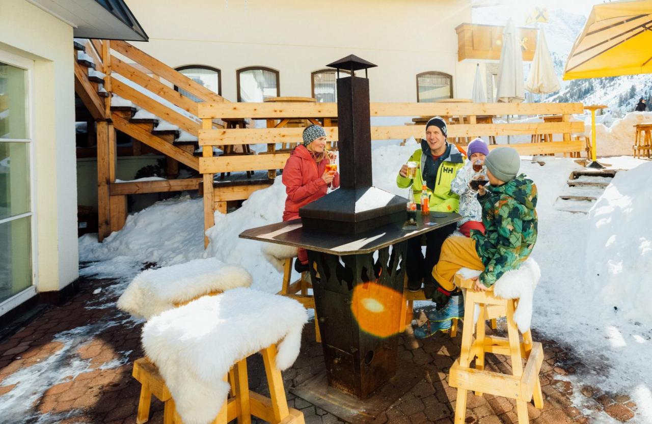 Hotel Mittagskogel Pitztal Санкт-Леонгард-ім-Пітцталь Екстер'єр фото