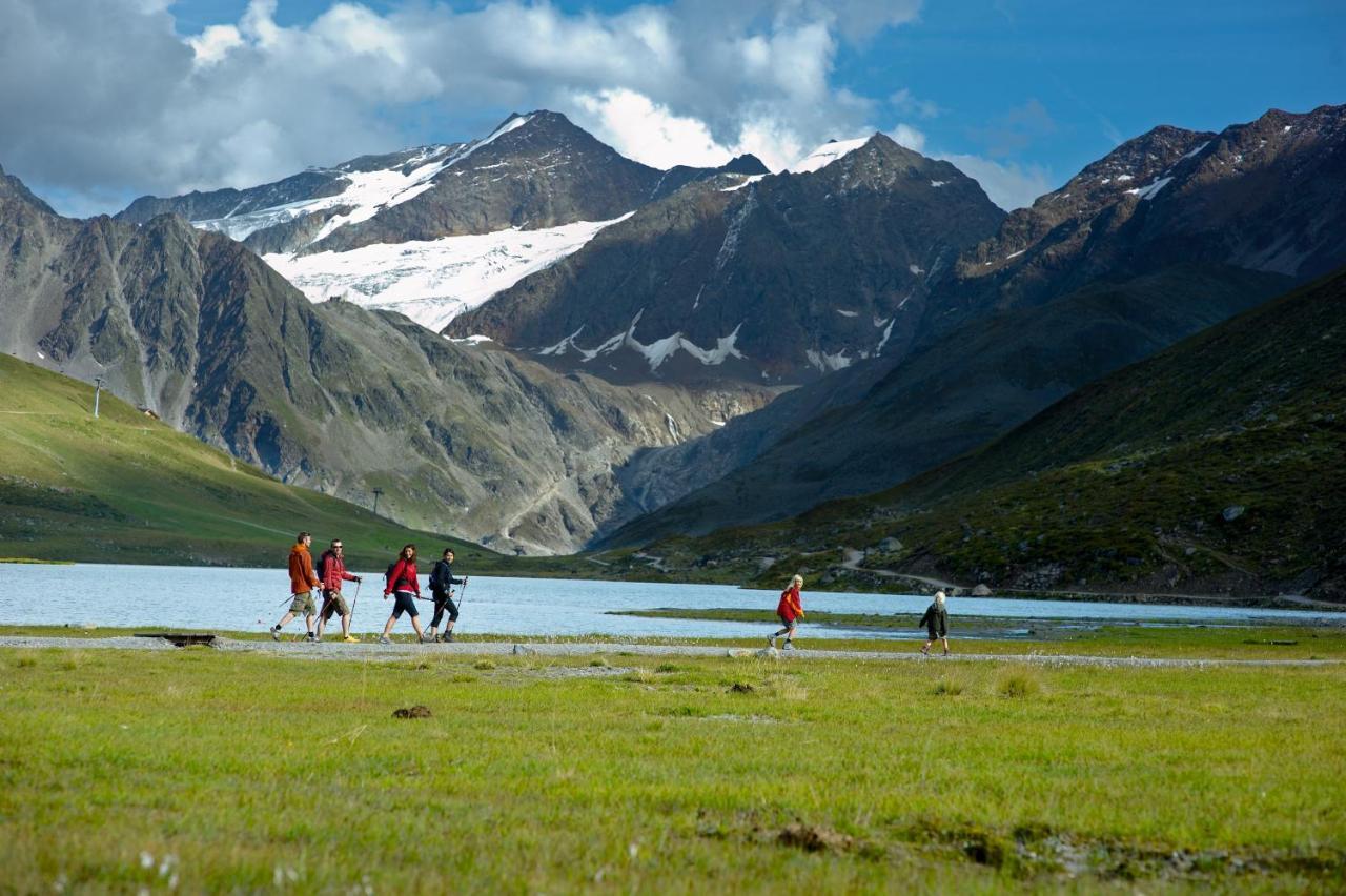 Hotel Mittagskogel Pitztal Санкт-Леонгард-ім-Пітцталь Екстер'єр фото