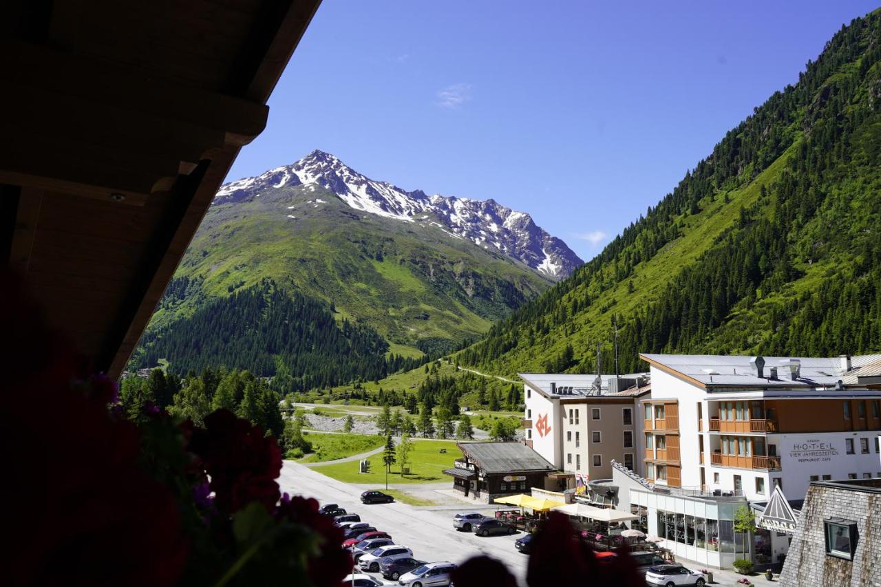 Hotel Mittagskogel Pitztal Санкт-Леонгард-ім-Пітцталь Екстер'єр фото