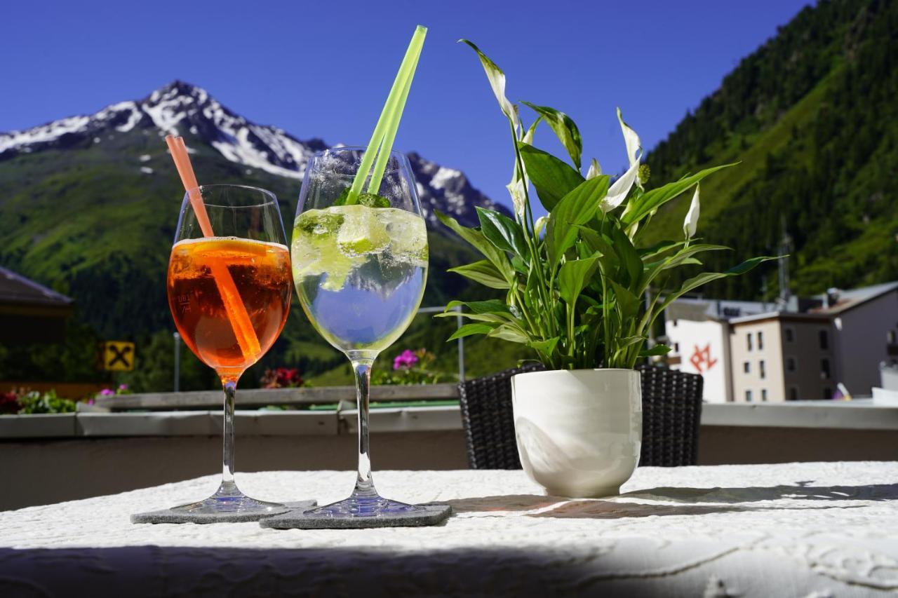 Hotel Mittagskogel Pitztal Санкт-Леонгард-ім-Пітцталь Екстер'єр фото