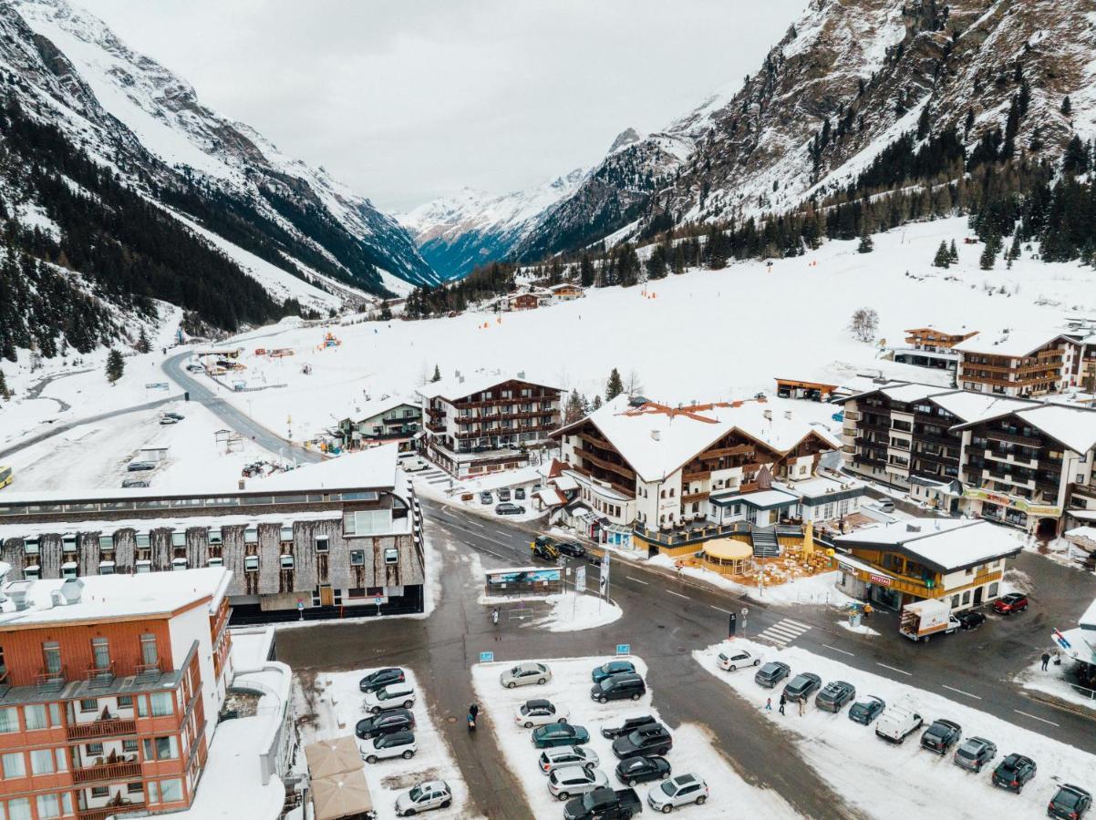 Hotel Mittagskogel Pitztal Санкт-Леонгард-ім-Пітцталь Екстер'єр фото