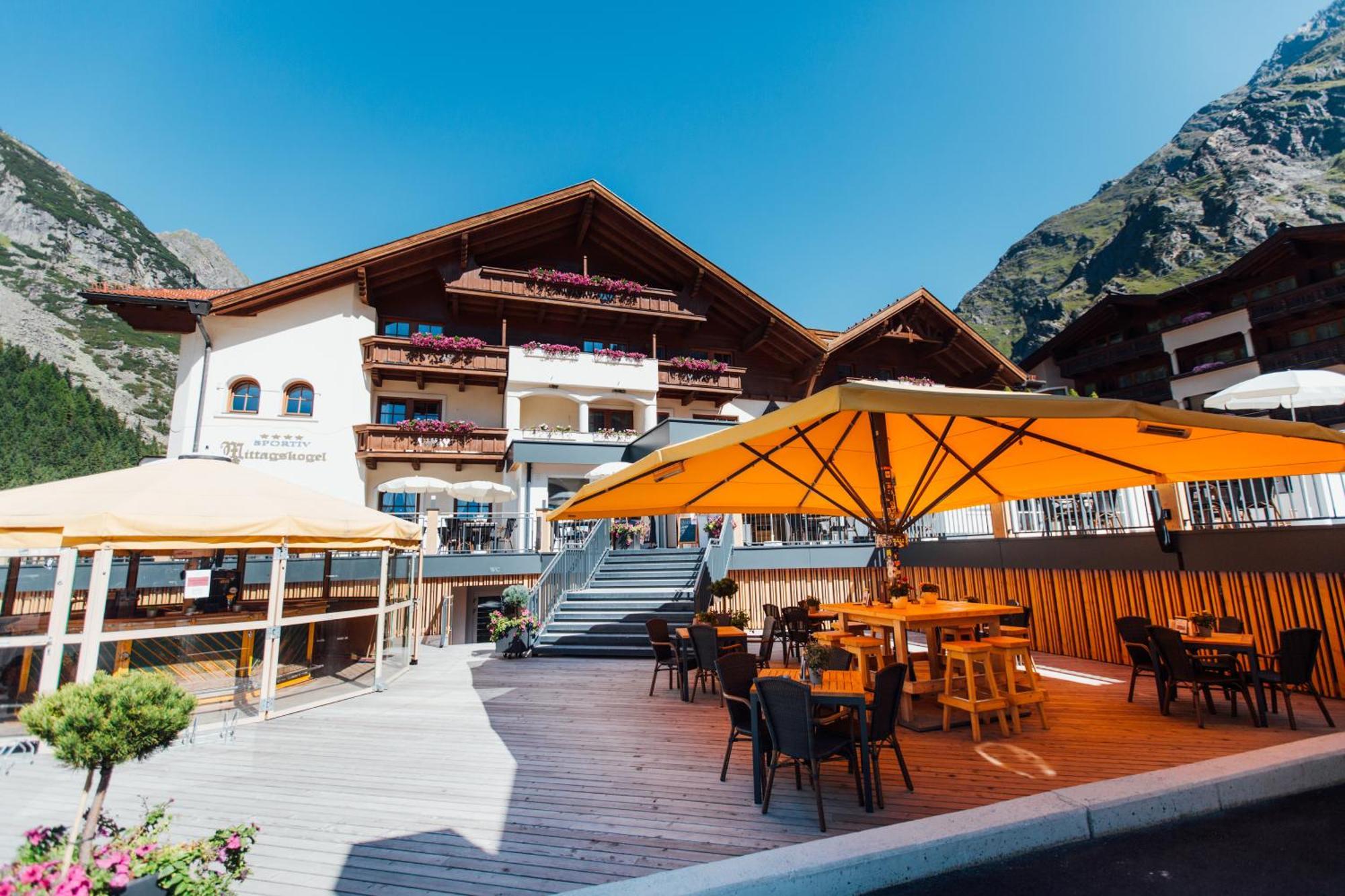 Hotel Mittagskogel Pitztal Санкт-Леонгард-ім-Пітцталь Екстер'єр фото